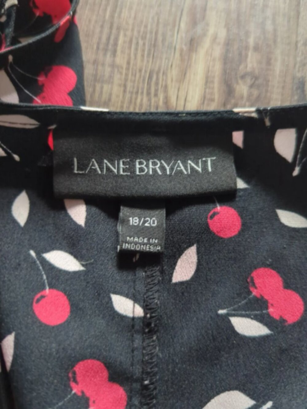 Lane Bryant Cherry Print Lace 3/4 Sleeve Blouse Size 18/20 - Picture 5 of 9